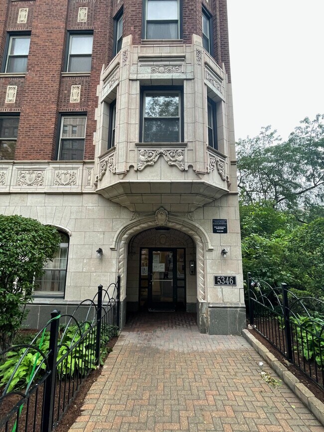 Foto del edificio - 5346 S Cornell Ave