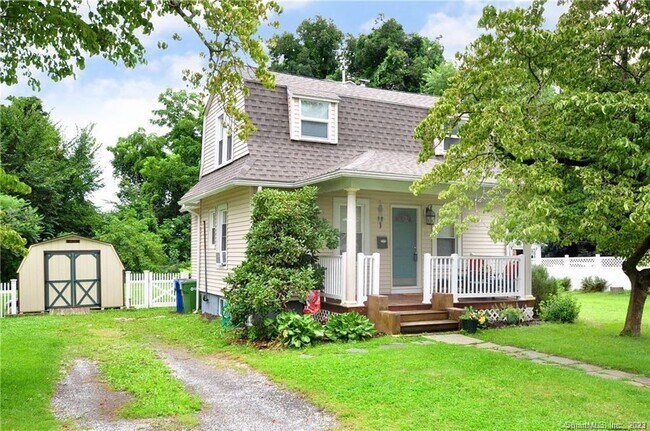 Building Photo - 10 Cottage St