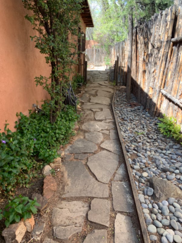 Building Photo - 929 Acequia Madre