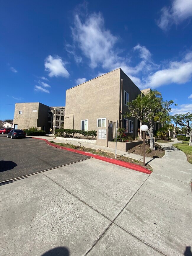2BED/2BATH - 6520 Kelly St