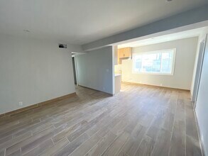 Building Photo - 13425 Vanowen St