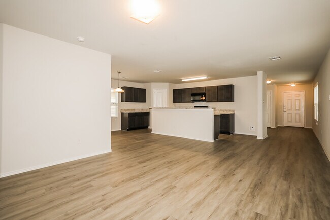Building Photo - Somerset Trails - 9318 Green Flora Ct, San...