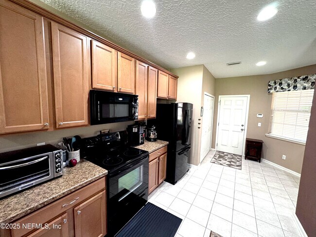 Building Photo - 3685I Creswick Cir