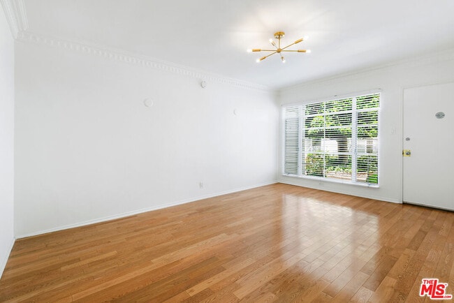 Foto del edificio - 154 N Sycamore Ave