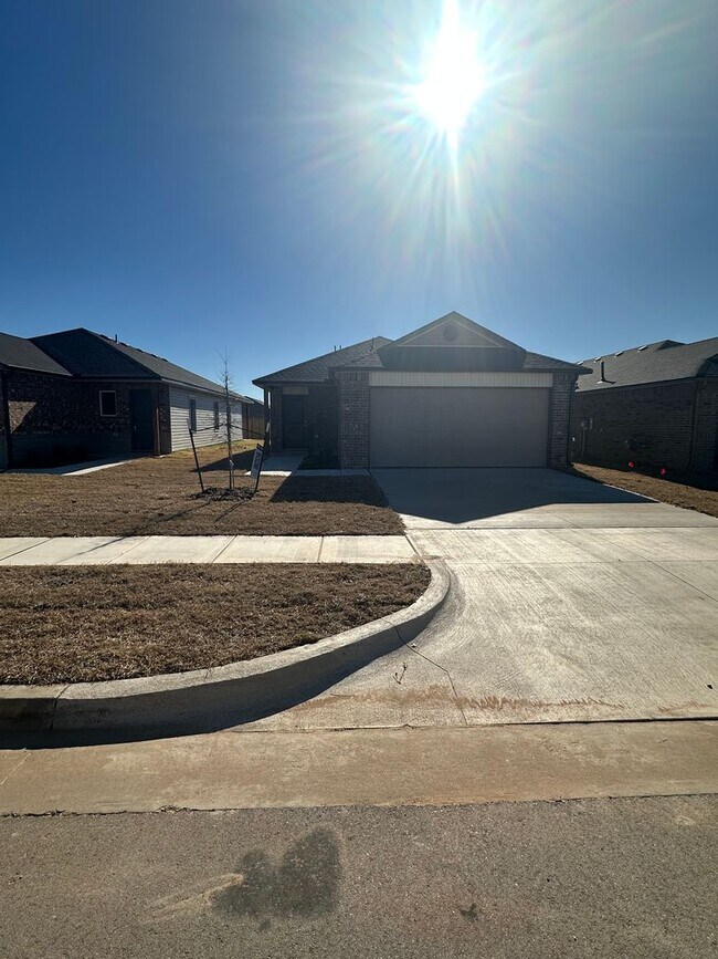 Building Photo - Limited Time Summer Savings- $99 First Month's Rent | Spacious 3 Bed, 2 Bath Home in Purcell
