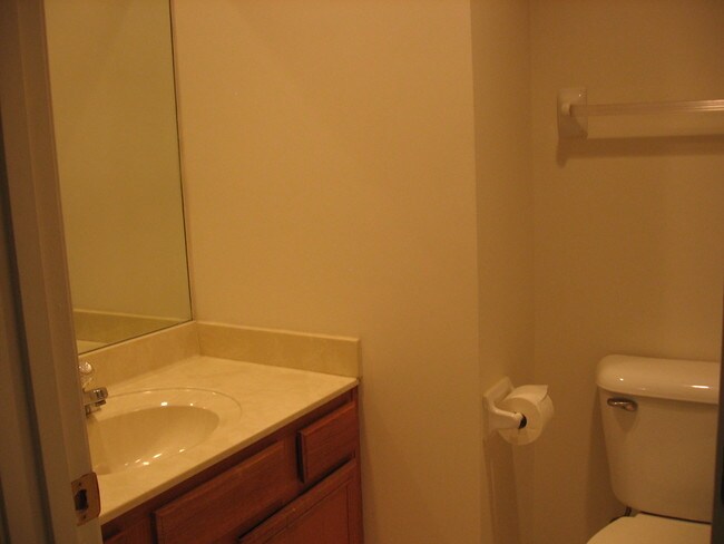 Building Photo - 240 Fairmont Ct