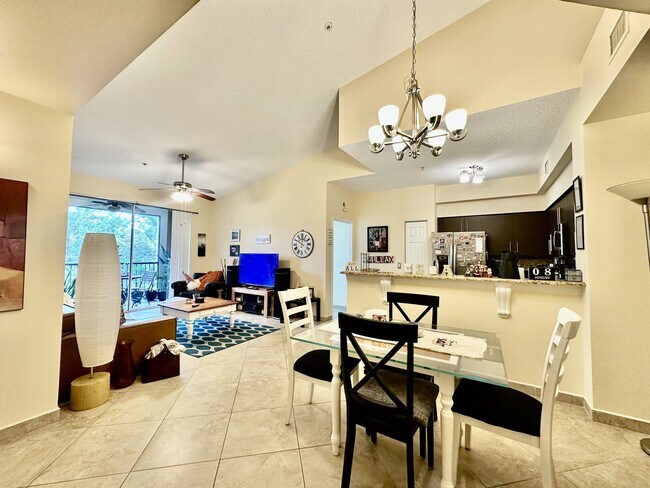Foto del edificio - 1230 Reserve Way