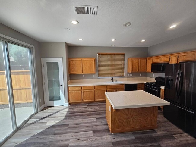 Building Photo - 3261 Foggy Bank Way