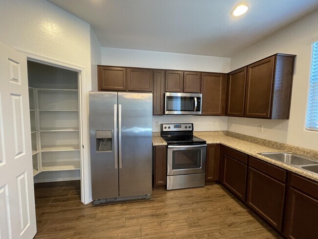 Foto del edificio - 10175 W Townley Ave