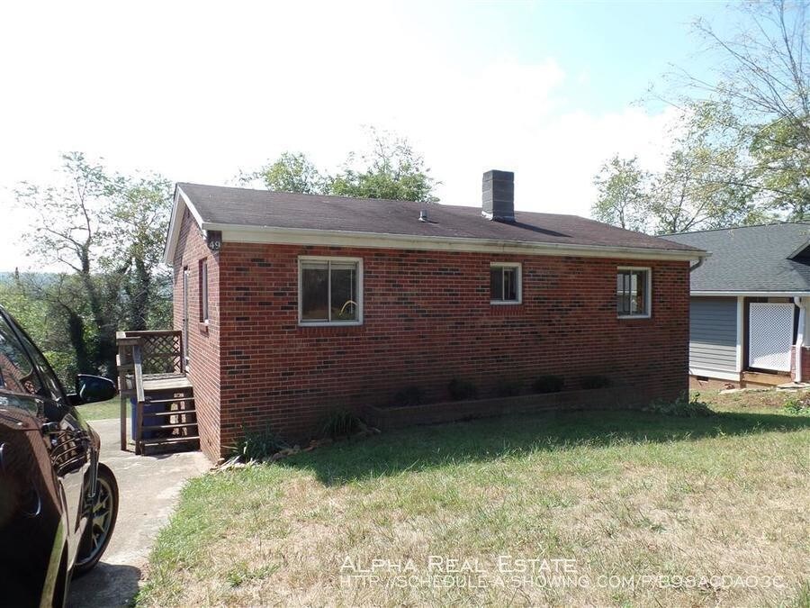 Primary Photo - 49 Joyner Ave