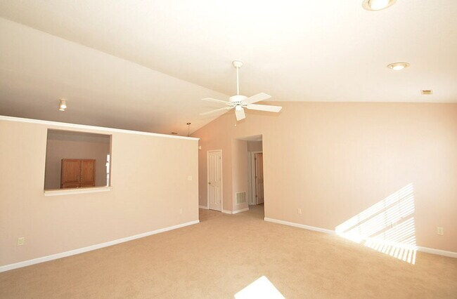 Building Photo - 285 Pennwood Ln