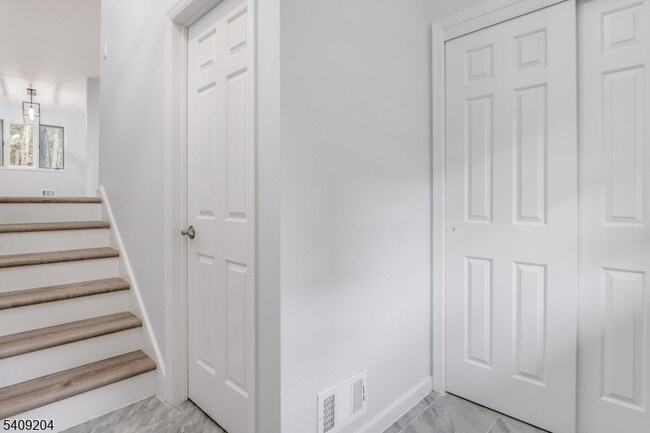 Building Photo - 111 Patriots Rd