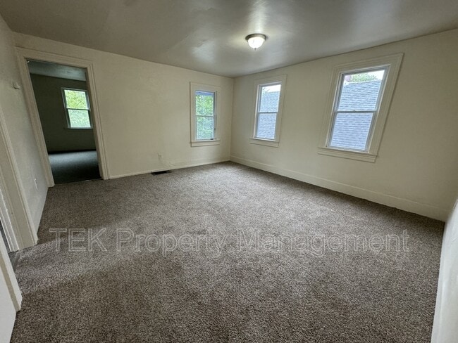 Building Photo - 429 Orange St