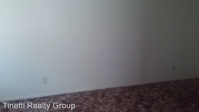 Building Photo - 368 N St