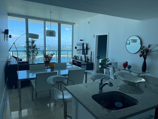 Foto del edificio - 888 Biscayne Blvd