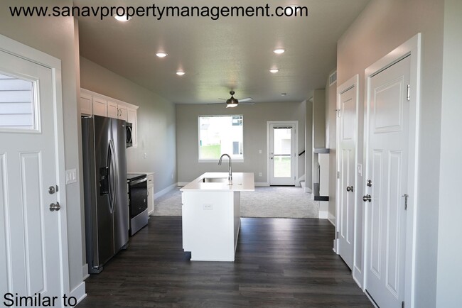 Building Photo - Modern 3-Bedroom, 2.5-Bath Home in Prime Norwalk Location