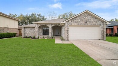 Building Photo - 2121 Aberdeen Dr