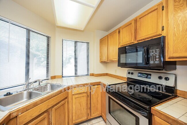 Foto del edificio - 4210 Autumn Heights Dr