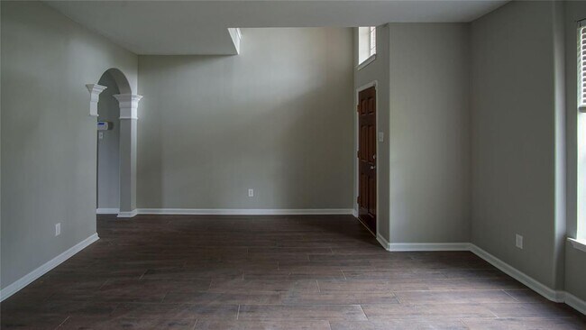 Building Photo - 6834 Crystal Point Dr