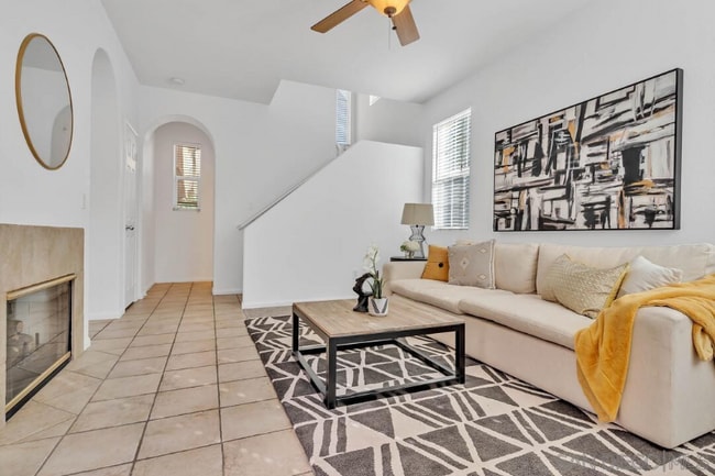 Building Photo - 916 Teatro Cir