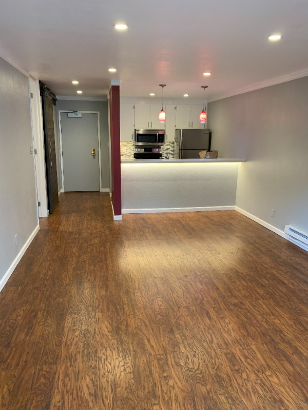 Foto principal - 8136 Shelter Creek Ln