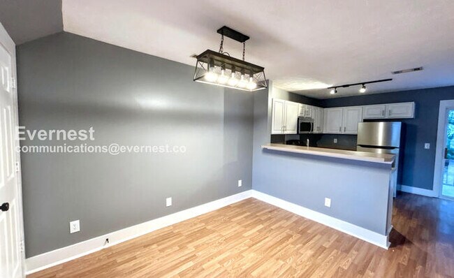 Foto del edificio - 570 Flintlock Ct