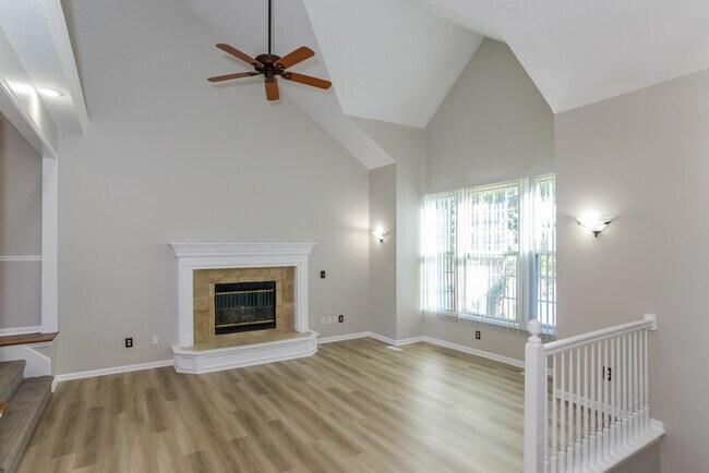Foto del edificio - 1504 Bridlewood Ln