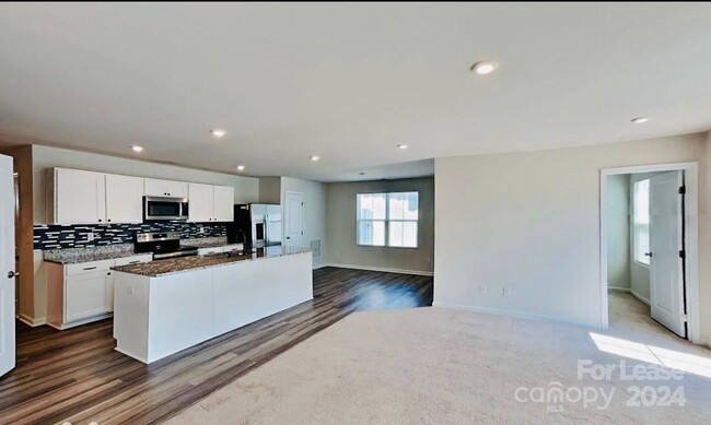 Building Photo - 2116 Fathom Wy
