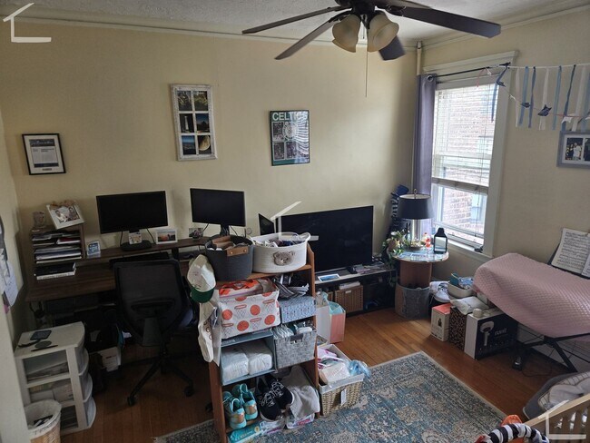 Foto del edificio - Very Nice 2 bed in Brighton.... Sept 1st!!