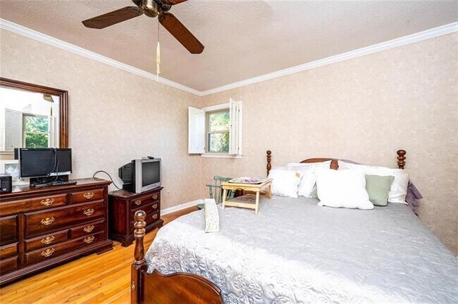 Building Photo - 6434 Bevin Dr