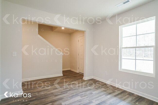 Building Photo - 2542 Kimball Pl SE