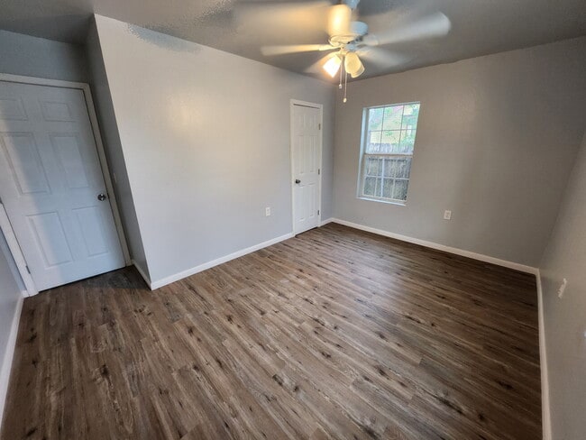 Building Photo - 485 Garland St