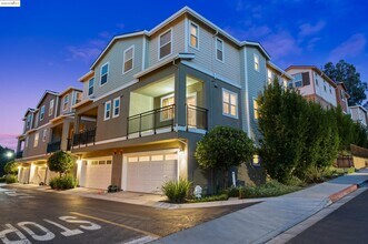 Building Photo - 701 Tierney Pl