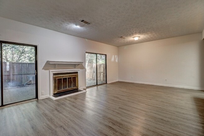 Building Photo - 1562 Circlestone Dr