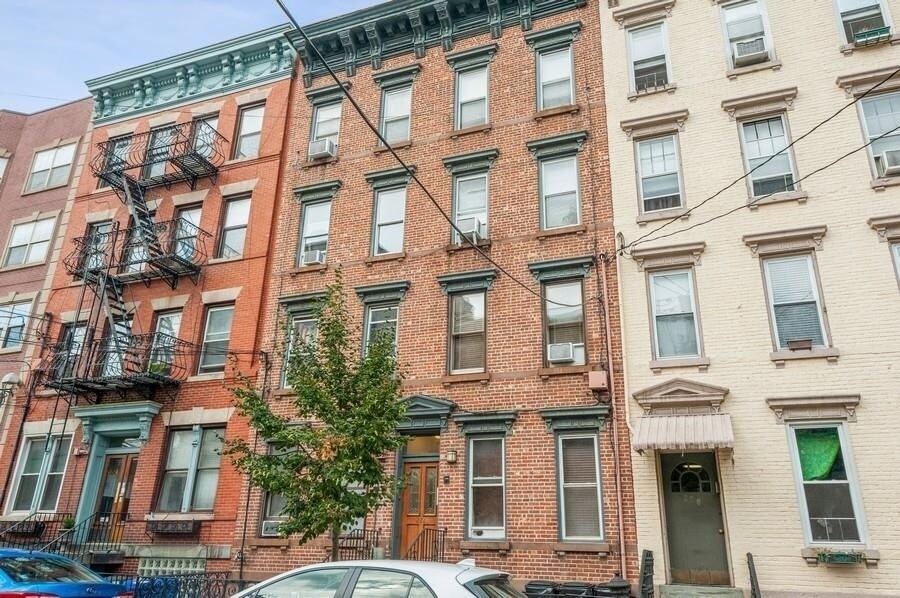 Foto principal - 226 Jefferson St