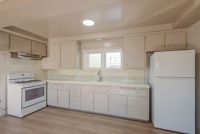 Photo - Spruce Ave Residences Apartment