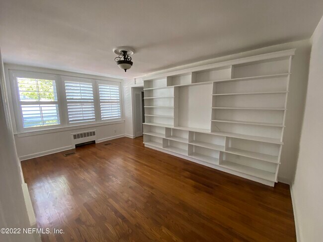 Foto del edificio - 1271 Belmont Terrace