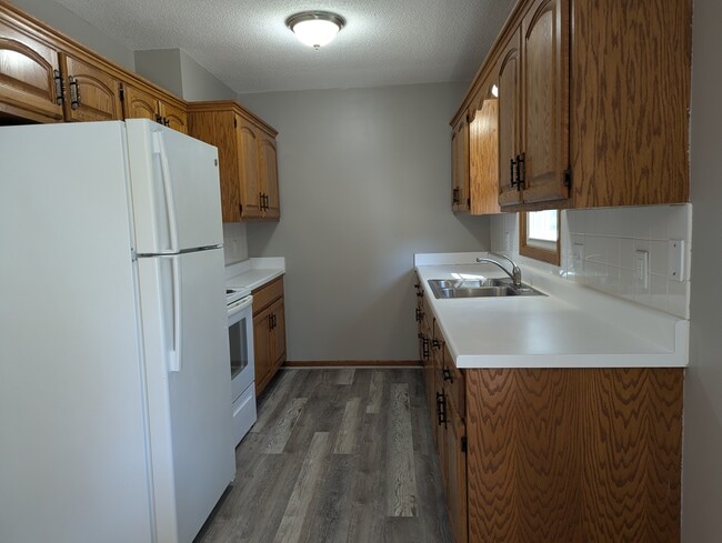 Kitchen - 1431 Spartan Ave