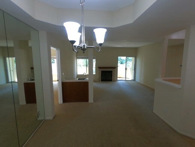 Building Photo - 5420 Sylmar Ave