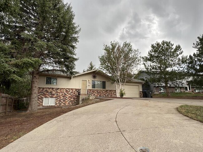 Building Photo - 700 Cottonwood Dr