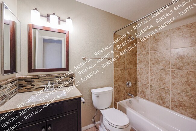 Foto del edificio - 2156 E Yale Dr