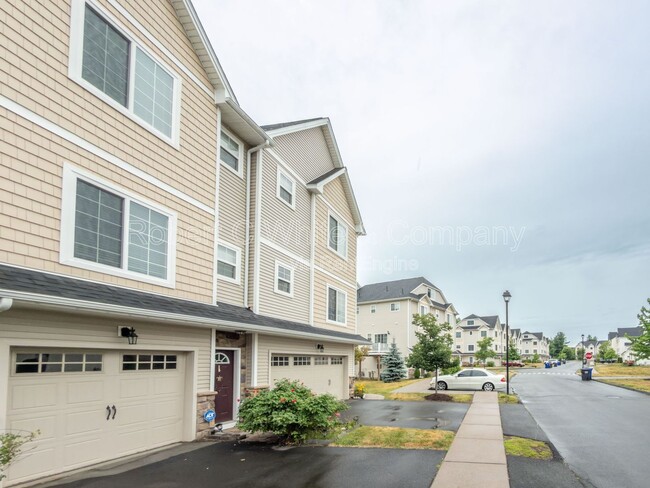 Building Photo - 219 Pepin Pl
