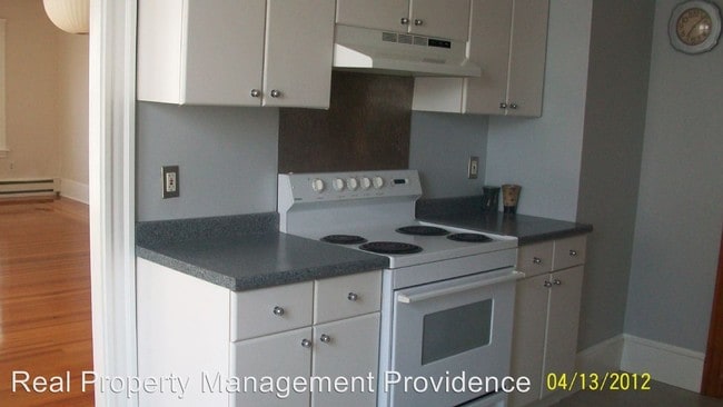 Building Photo - 148 Sayles Ave