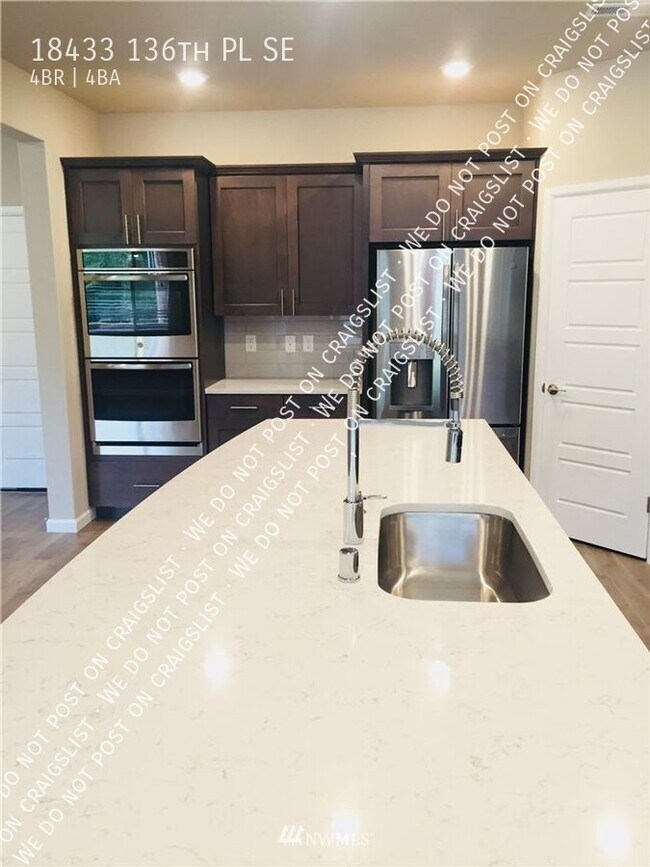 Foto del edificio - Beautiful Renton 4 Bed 3.5 Bath Home!