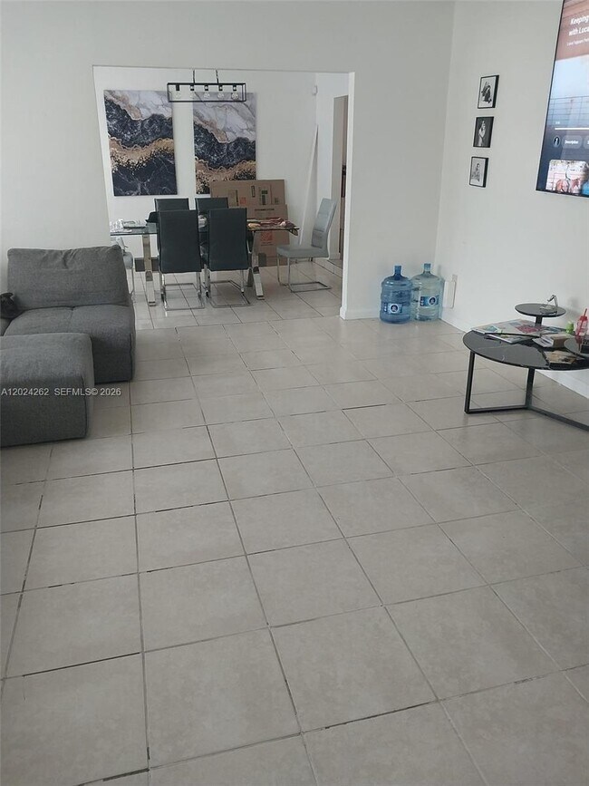 Foto del edificio - 2034 NW 93rd St
