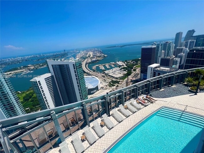 Building Photo - 851 NE 1st Ave