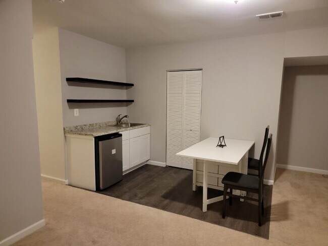 Foto del edificio - 6908 Compton Valley Ct