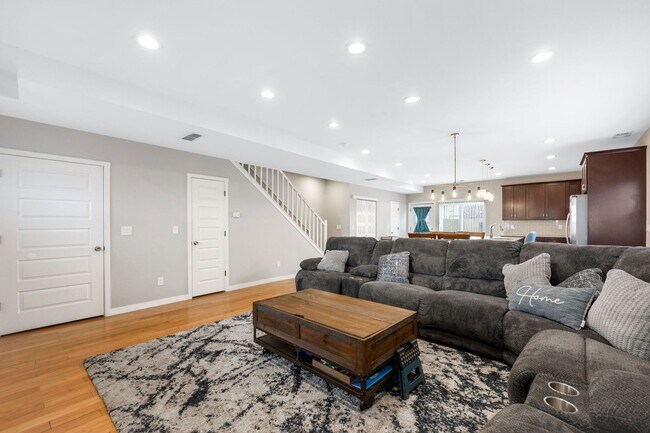 Foto del edificio - 3BD, 2.5BA Half-Duplex for Lease in Commerce City with 2-Car Garage