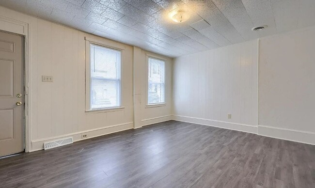 Foto del edificio - Coming Soon! 3 Bedroom, 1 Bath Home in Yor...