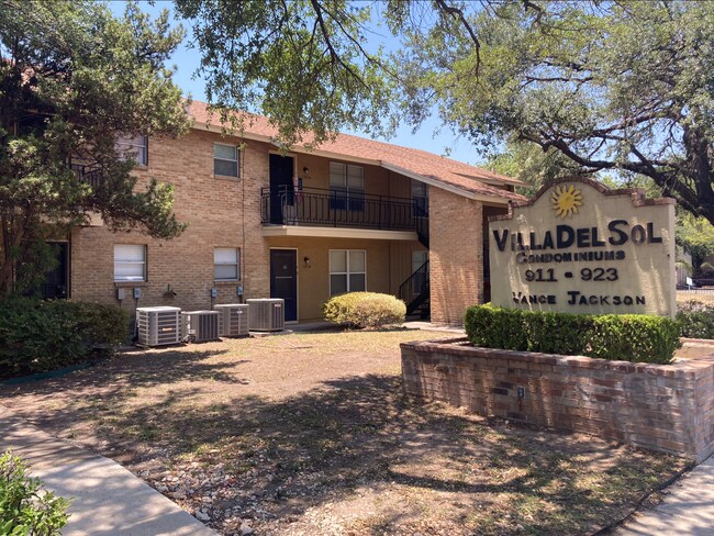 Foto del edificio - 923 Vance Jackson Rd